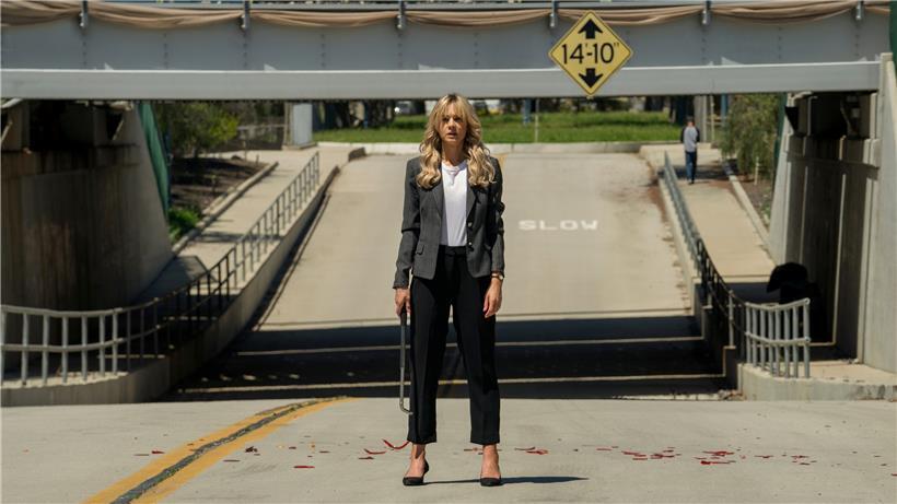 Cassie (Carey Mulligan) prend sa revanche sur des hommes graveleux, violeurs et toxiques

