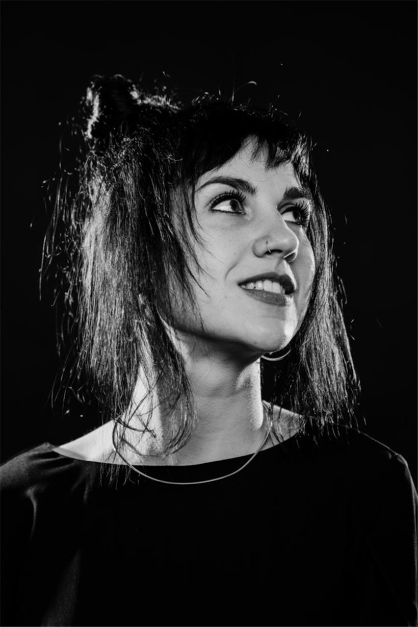 Ce n’est qu’au début de la vingtaine que l’artiste a suivi ses premiers cours de chant
