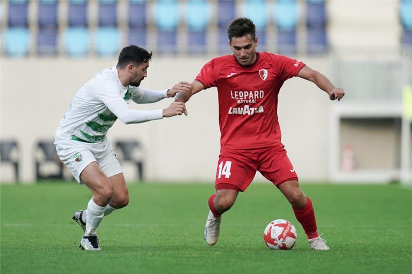 Cédric Sacras (r.) und Co. wollen ab jetzt bei ruhenden Bällen besser aussehen
