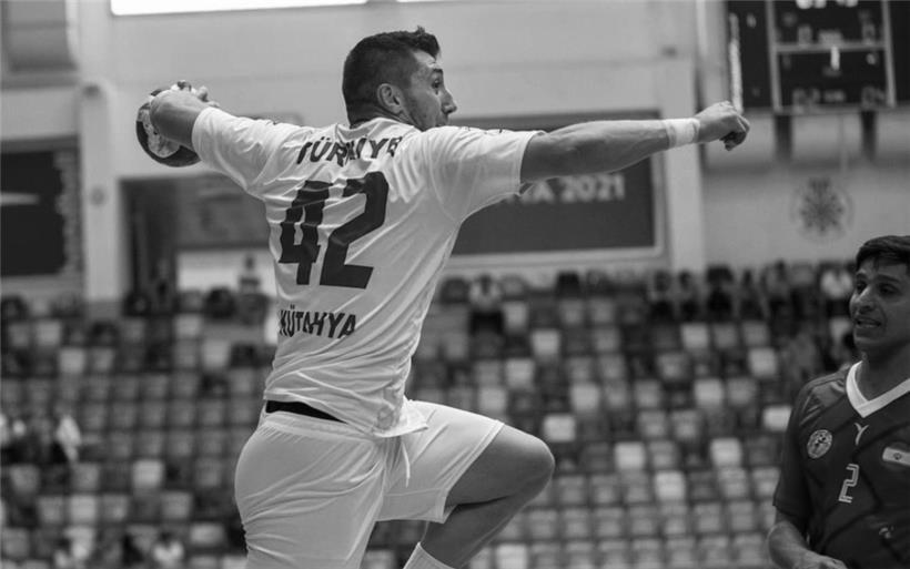 Cemal Kütahya war Kapitän des türkischen Handball- und des Beachhandball-Nationalteams
