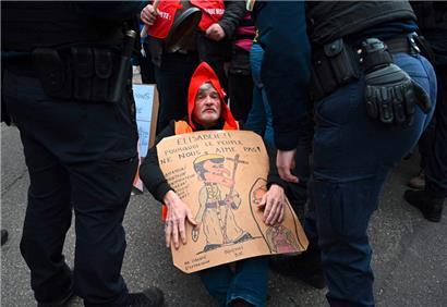 Ceux qui disent „non“ sauvent notre dignité. Ils sont les fleurs qui, en ce printemps, poussent dans le jardin de la colère
