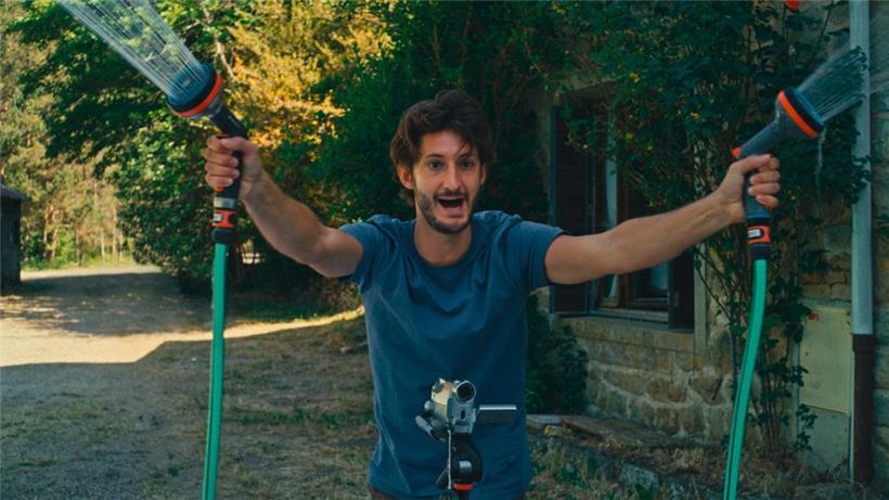 „Chaque idée qu’il a, Marc (Pierre Niney) a envie de la voir se réaliser. Peu importe la manière dont il réalise l’idée, il lui faut la faire exister dans le monde réel, sinon il n’est pas un homme“, explique le réalisateur Michel Gondry
