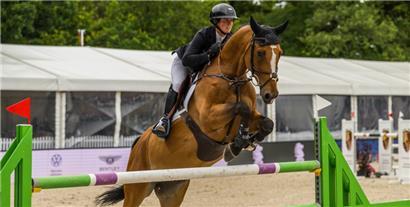 Charlotte Bettendorf ritt mit Tesla Greenfield im Stechen des Grand Prix auf Rang drei
