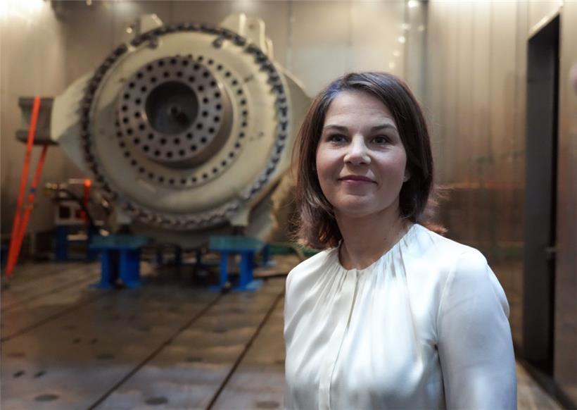 China, Tianjin: Außenministerin Annalena Baerbock besichtigt die Flender GmbH.
