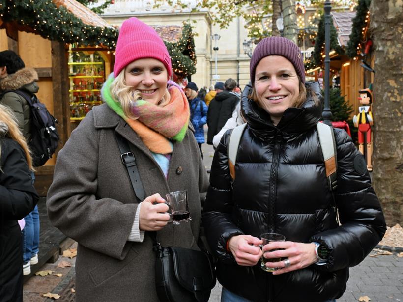 Chris Welscher (l.) und Lynn Schintgen gefällt es auf der place d’Armes, aber si...