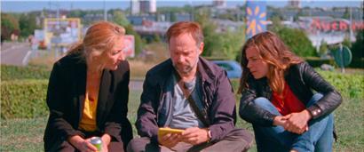 Christine (Corinne Masiero), Benoît (Denis Podalydès) et Marie (Blanche Gardin) luttent contre la virtualisation et la déshumanisation du monde
