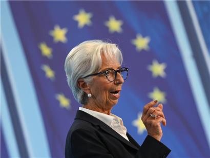 Christine Lagarde, Präsidentin der Europäischen Zentralbank (EZB), gibt in der EZB-Zentrale eine Pressekonferenz
