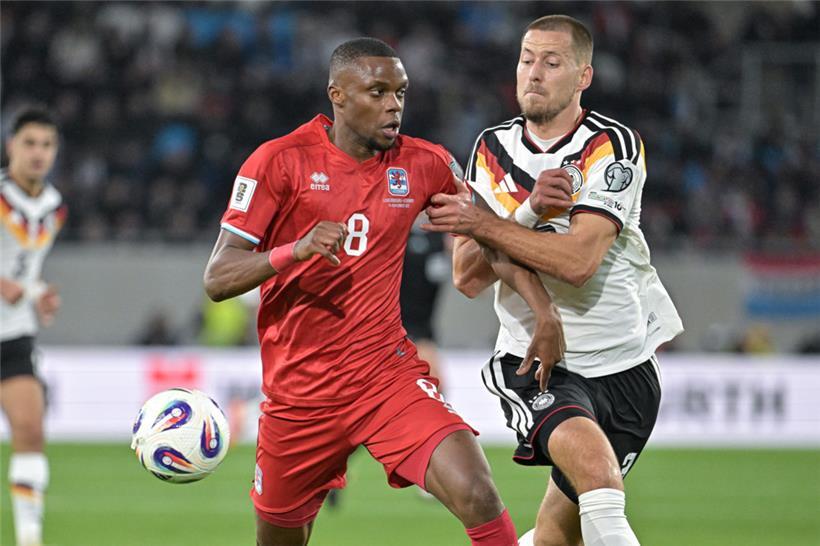 Christopher Martins (l.) störte die Deutschen sehr oft im Spielaufbau
