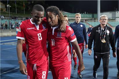 Christopher Martins (links) und Gerson Rodrigues (rechts) bekommen es in der Zwischenrunde der Europa League mit schweren Aufgaben zu tun
