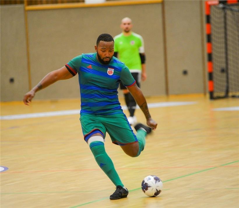 Christopher Da Graça, joueur du Fola, Esch, victime de cris de singe lors d’un match de futsal en novembre 2019 …
