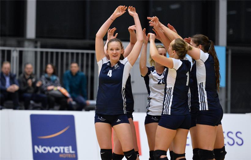 Cindy Schneider (Nummer 4), Kapitänin der Gym
