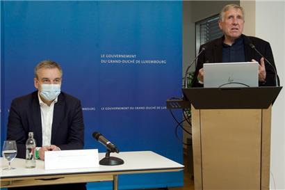 Claude Meisch und François Bausch am Dienstagmorgen. Das Projekt zur Mobilitätserziehung ist eine Zusammenarbeit zwischen dem Bildungs- und dem Transportministerium.
