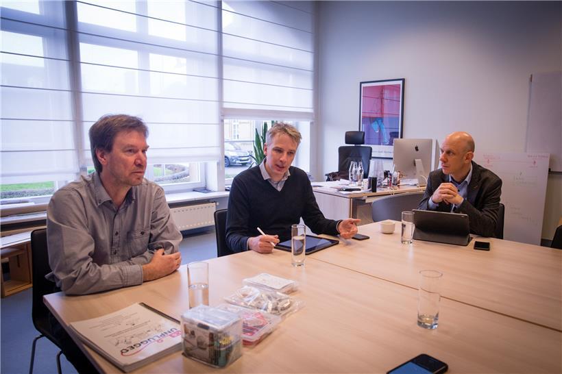 Claude Reuter, Luc Weis und Christian Lamy zeigen anhand von praktischen Beispielen, wie die Schüler digitale Kompetenzen lernen können

