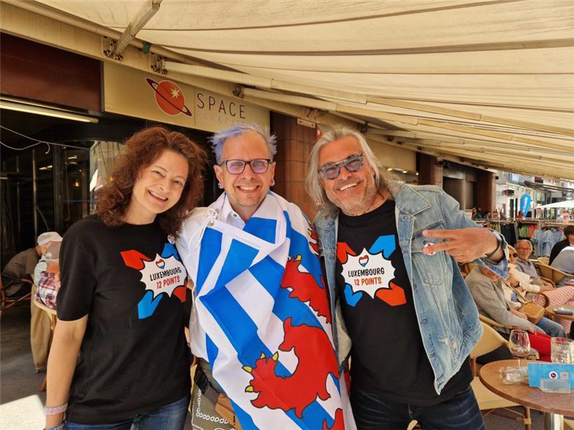 Claudine, Fränk und Roger drücken Laura heute Abend ganz fest die Daumen
