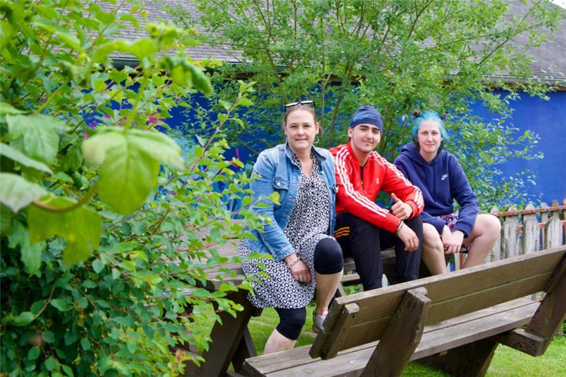 Claudine Welbes, Nolan und Laura (v.l.n.r.)
