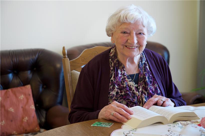 Cleophine di Ronco (92) ist eine Leseratte. Sie liest am liebsten Western, so ri...