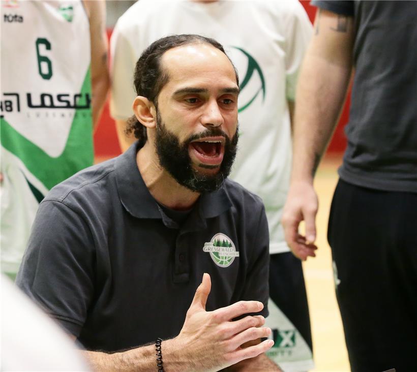 Coach Ricky Easterling wird dem Klub auch in der nächsten Saison erhalten bleiben
