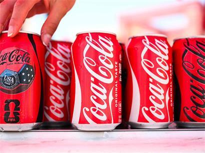 Coca-Cola est un des sponsors principaux de la FIFA depuis les années 1970