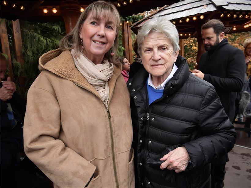 Colette Flesch, politische Pionierin und Vorgängerin von Lydie Polfer, porträtiert bei einer Rede.