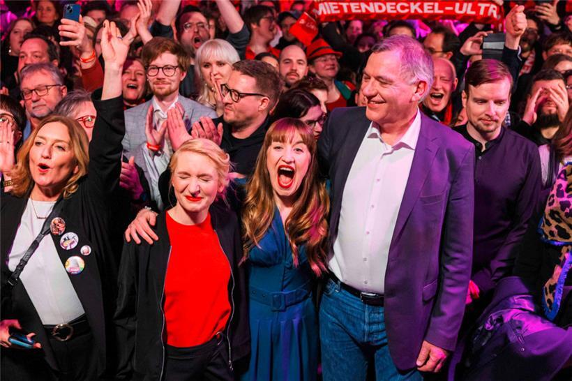 Comeback der Linken: Spitzenkandidatin Heidi Reichinnek (Mitte) mit Jan van Aken (rechts)
