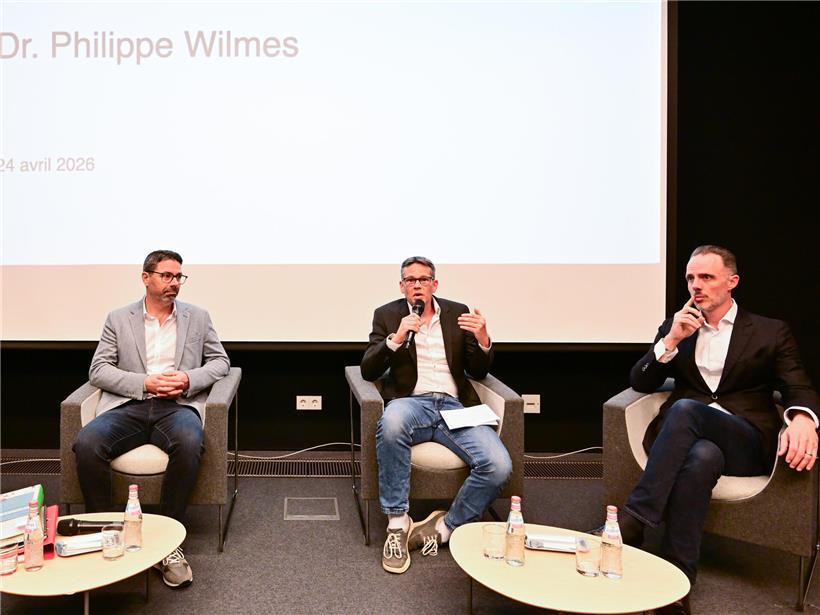 Robert Huberty, Bernd Garbrecht, Jacques Mehlen und Philippe Wilmes im Gespräch im Cercle Cité am Freitag