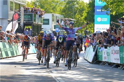 Corbin Strong jubelte am Mittwochnachmittag über den Etappensieg bei der Tour de Luxembourg
