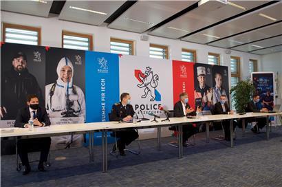 Corona und seine Konsequenzen – ob in den Statistiken der Kriminalität des Jahres 2020 oder bei der Pressekonferenz mit Maske: (v.l.n.r.) Marc Wagner, „Police judiciaire“, Donat Donven, beigeordneter Polizei-Generaldirektor, Henri Kox, Minister für innere Sicherheit, Jean-Louis Bordet, „Police judiciaire“
