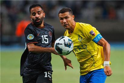 Cristiano Ronaldo (r.) und Al-Nassr bestreiten ihren Saisonauftakt am Montag 
