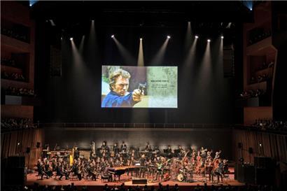 Cross-over-Projekte haben unter Kennern nicht den besten Ruf, aber wenn sie intelligent konzipiert und musikalisch hochwertig sind, dann können sie zu einem echten Erlebnis werden
