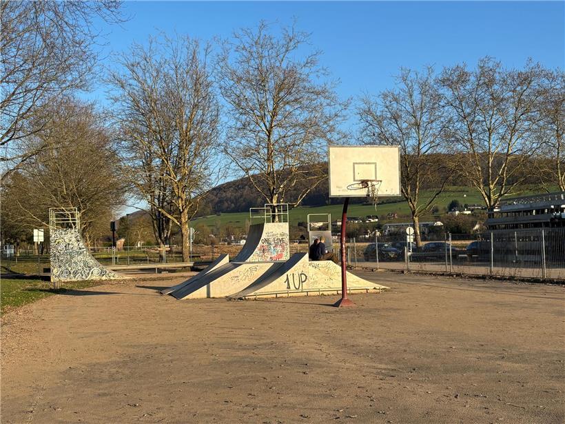 D‘Lëmmelsplaz leerer Platz in Trier mit Sanierungsplänen durch Bürgerhaushalt für mehr Aufenthaltsqualität