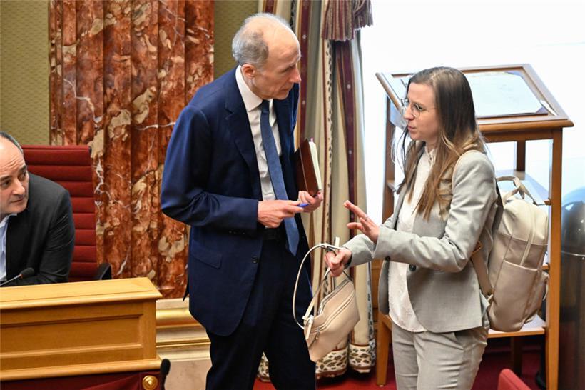 DP-Präsidentin Carole Hartmann (r.) war ganz und gar nicht amüsiert über die Äußerungen ihres Kollegen Gérard Schockmel (l.)
