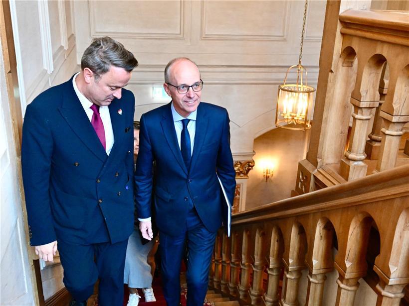 Xavier Bettel und Luc Frieden vor Rede zur Lage der Nation im luxemburgischen Parlament vor einem Jahr