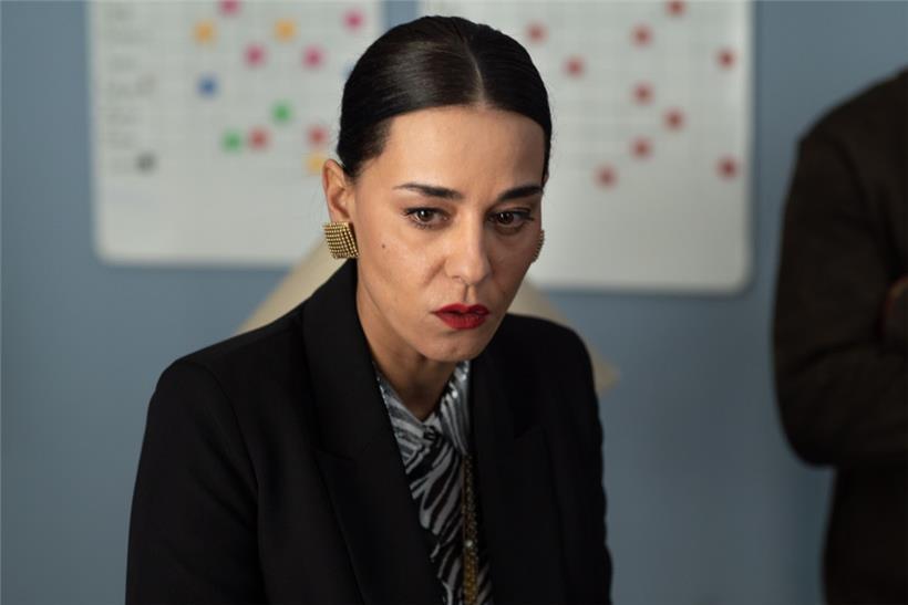 D’Valentina Draga (Edita Malovcic) baut sech en Imperium am Nuetsliewen op
