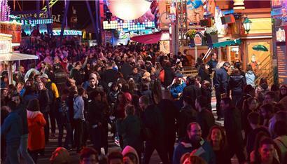 Da kann man schon mal den Überblick verlieren – oder sein Kind: die „Schueberfouer“, hier vor der Pandemie
