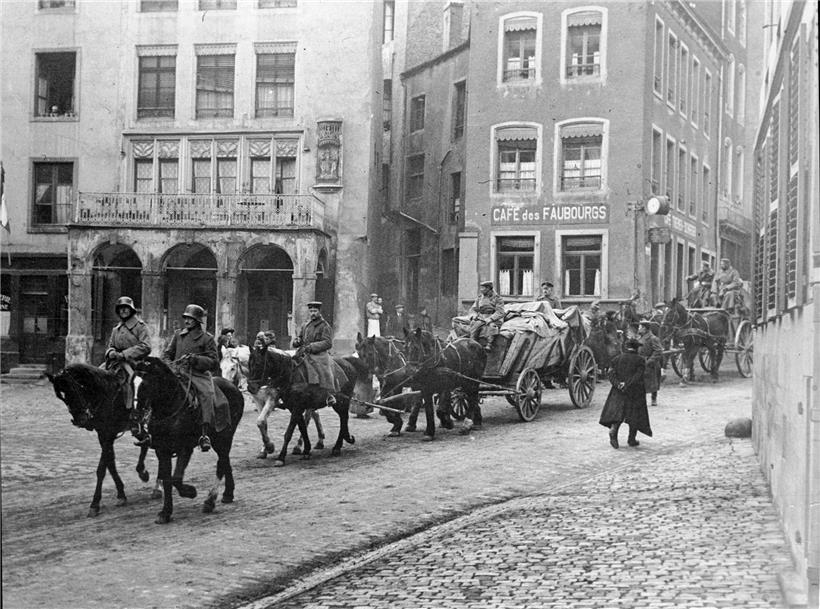 Däitsch Truppen am Joer 1918 um Fëschmaart 
