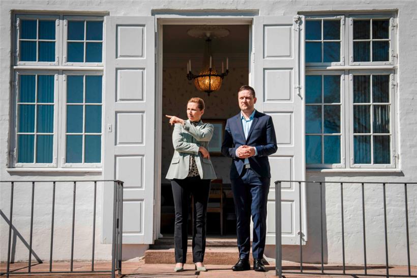 Dänemarks Premierministerin Mette Frederiksen (r.) und Grönlands Premierminister Jens-Frederik Nielsen sind alles andere als begeistert über Trumps Grönland-Wünsche
