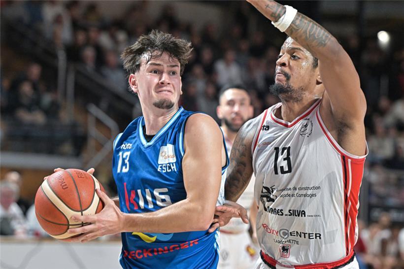 Damien Thill (in Blau) stand beim Pokalhalbfinale am Sonntag gegen Fels 22 Minuten auf dem Parkett
