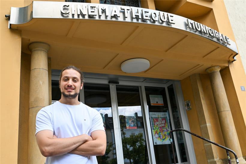 Damir Mehic vor seinem zweiten Zuhause, der hauptstädtischen Cinémathèque
