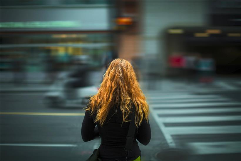 Damit Frauen unbehelligt auf der Straße unterwegs sein können: Dafür setzen sich die Aktivistinnen von „@catcallsof“ ein
