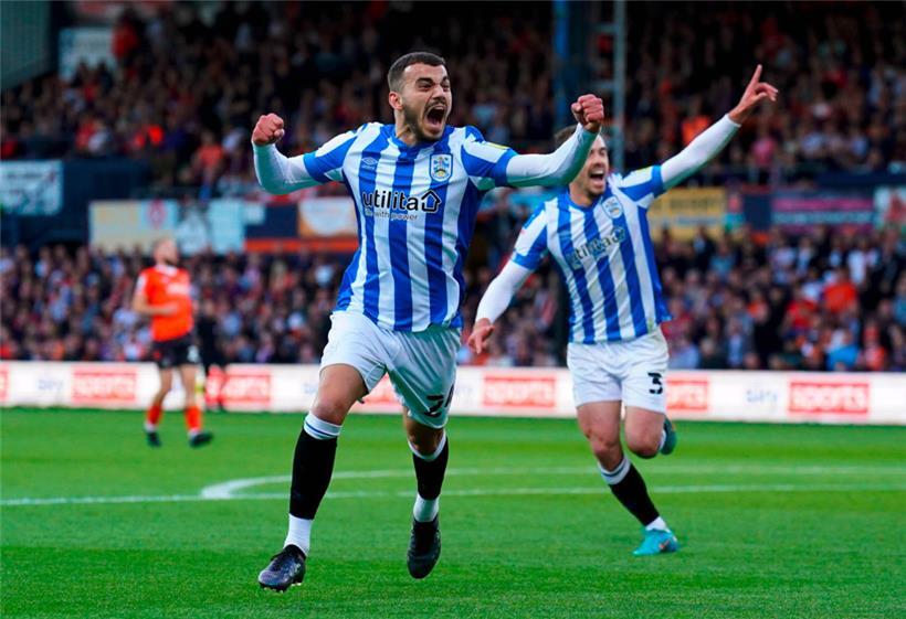 Danel Sinani feierte seinen Treffer gegen Luton Town mit sehr viel Emotionen
