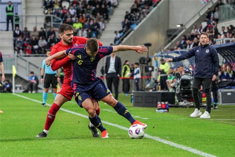 Danel Sinani (in Rot) hatte alles im Griff
