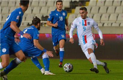 Danel Sinani (r.) und Co. haben die Niederlage in Nikosia gut verkraftet. Heute wollten die „Roten Löwen“ ihre letzte Karte ausspielen.
