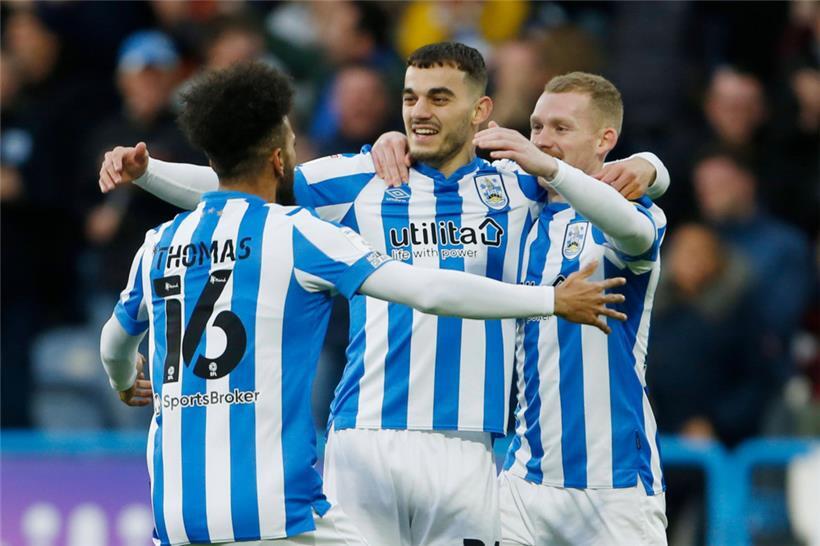 Danel Sinani und Huddersfield lösten ihr Ticket für das Achtelfinale des FA-Cup
