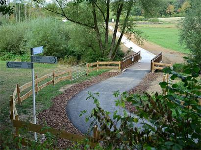 Dank der neuen Brücke gelangen Radfahrer und Fußgänger jetzt direkt von Küntzig nach Sélange