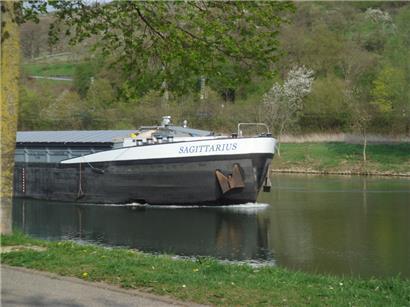 Dank weniger Abgaben soll die Binnenschifffahrt künftig kostengünstiger arbeiten können 
