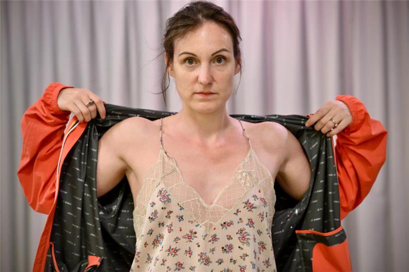 Dans „Parasite“, Mélanie Mesager
