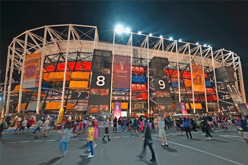 Das 974-Stadion wurde aus Schiffscontainern gebaut und ist auf- und abbaubar – einen Abnehmer gibt es allerdings nicht
