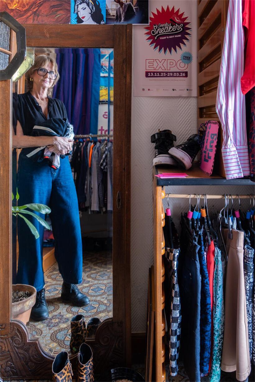 Mode ohne Geld: Beim „Esch Clothing Swap“ wird Kleidung zur Währung Das Angebot verändert sich ständig – je nachdem, welche Kleidungsstücke die Besucher mitbringen