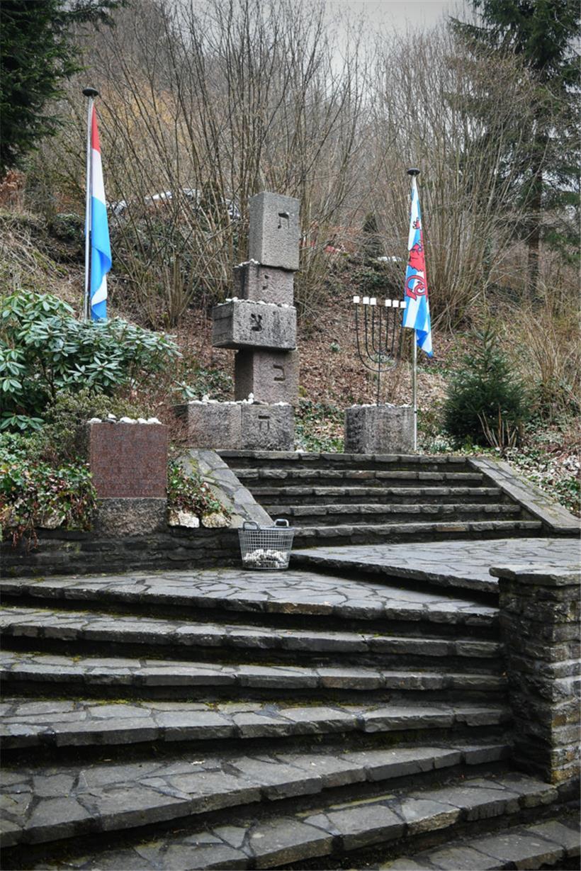 Das Auschwitz-Mahnmal am Kloster Fünfbrunnen
