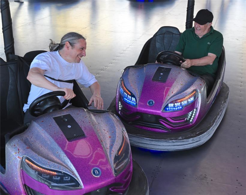 Das Auto sollte man, wenn möglich, am Stadtrand stehen lassen. Wem das Fahren fehlt, kann beim Autoscooter sein Glück finden. 
